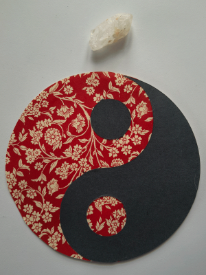 Yin Yang scrapbooking